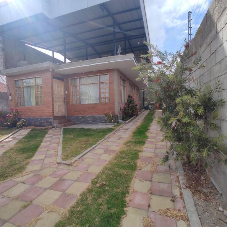Casa independiente en la mitad del mundo - Three-Bedroom House - 14