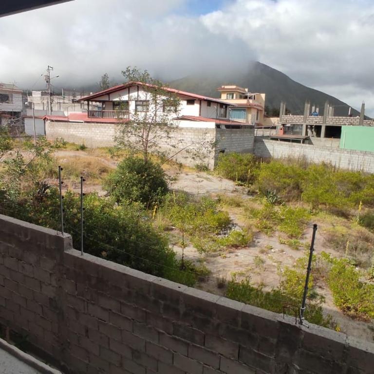 Casa independiente en la mitad del mundo - Three-Bedroom House - 17