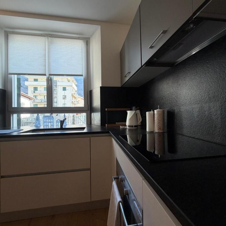 Foresteria Dambro rooms -2 Min walk to Bernina Express - Deluxe Double Room with Balcony - 5