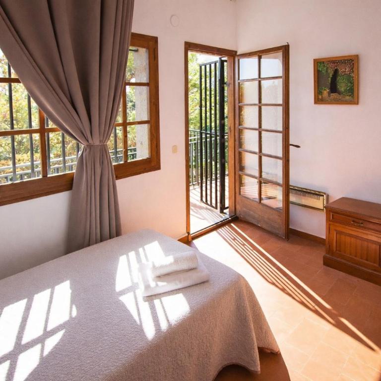 Catalunya Casas: Spacious Villa Vera up to 24 guests, a short drive to Blanes! - Villa con piscina privada - 22