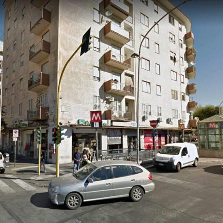 Bright Apartment 2 Min from Metro Station - Appartamento con 1 Camera da Letto - 4