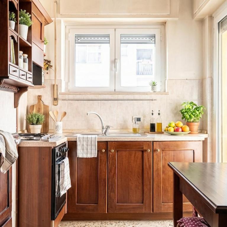 Bright Apartment 2 Min from Metro Station - Appartamento con 1 Camera da Letto - 5