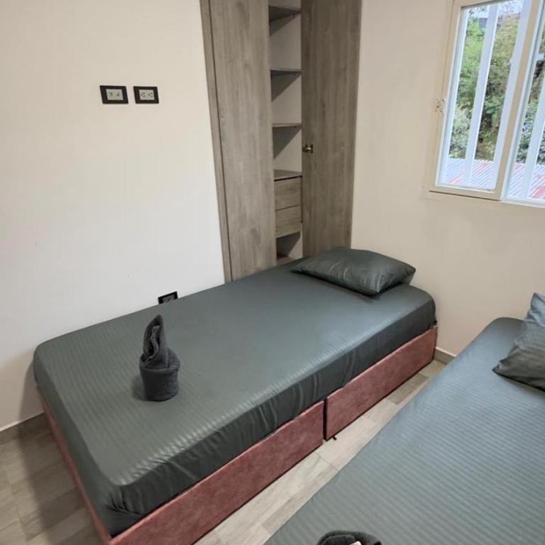 apartahotel MARAL 3 - Twin Room with Shared Bathroom - 2