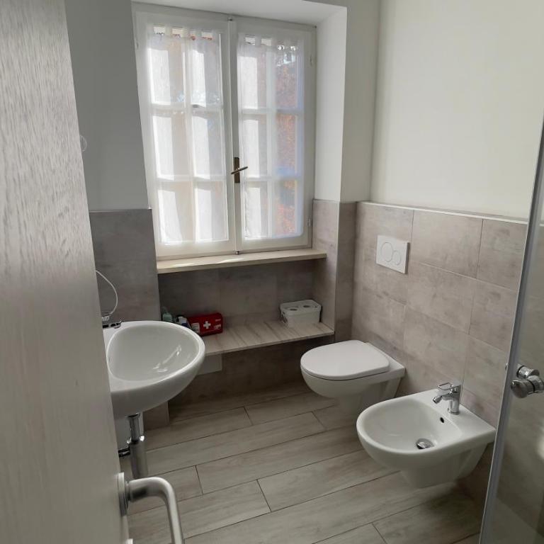 Fior di Luna - Appartamento con 2 Camere da Letto e Vista Lago - 4