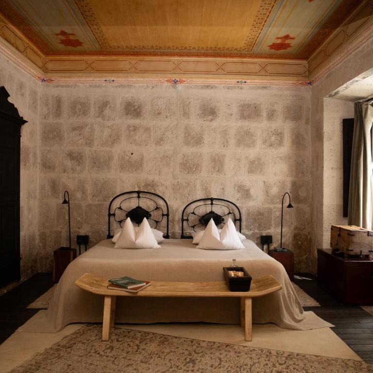 CIRQA - Relais & Châteaux - Superior Double or Twin Room - 2