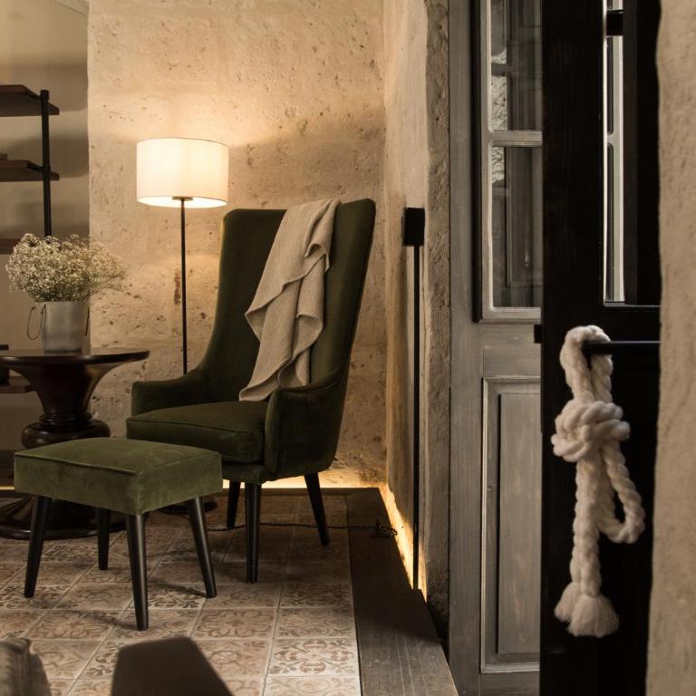 CIRQA - Relais & Châteaux - Superior Double or Twin Room - 4