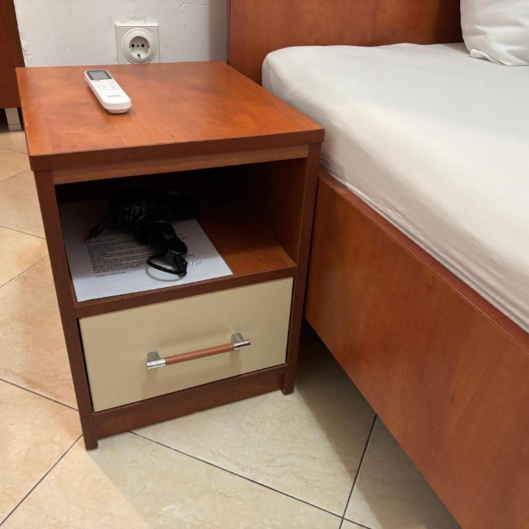 Glory Suites - Standard Single Room - 6