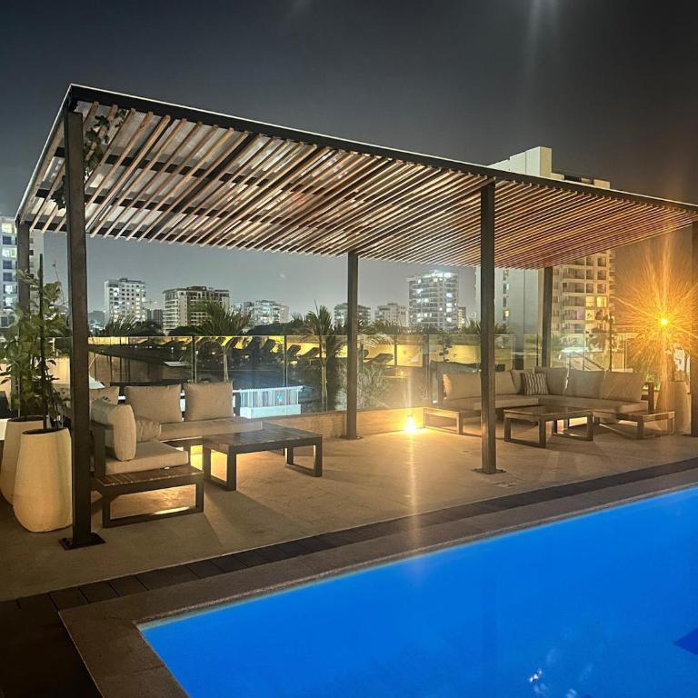 Luxury Apartment Suite Lake View 2 min Airport - Two-Bedroom Apartment - 14