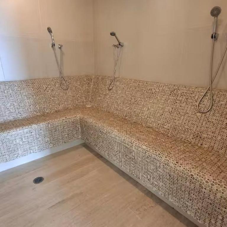 Luxury Apartment Suite Lake View 2 min Airport - Two-Bedroom Apartment - 25