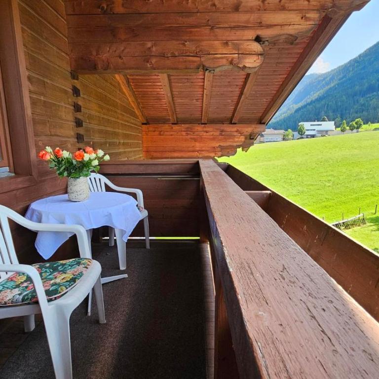 Landhaus Gollegger Appartements Flachau - Two-Bedroom Apartment with Balcony - 4