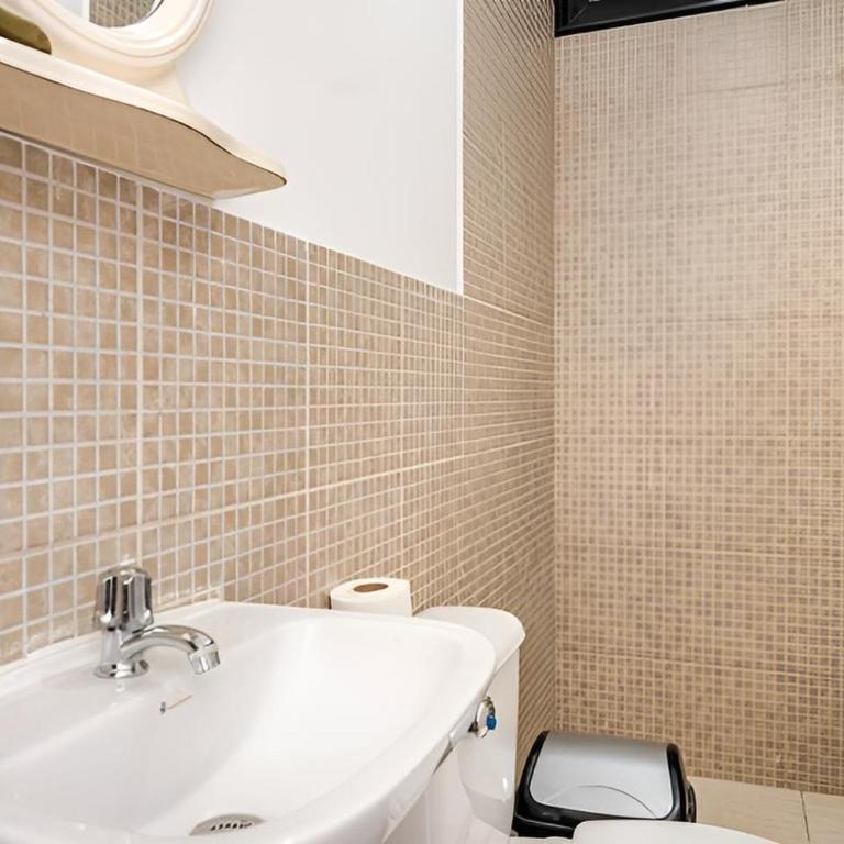 Bajada Balta Suites Spacious 3BR in Miraflores Walkable Area - One-Bedroom Apartment - 25