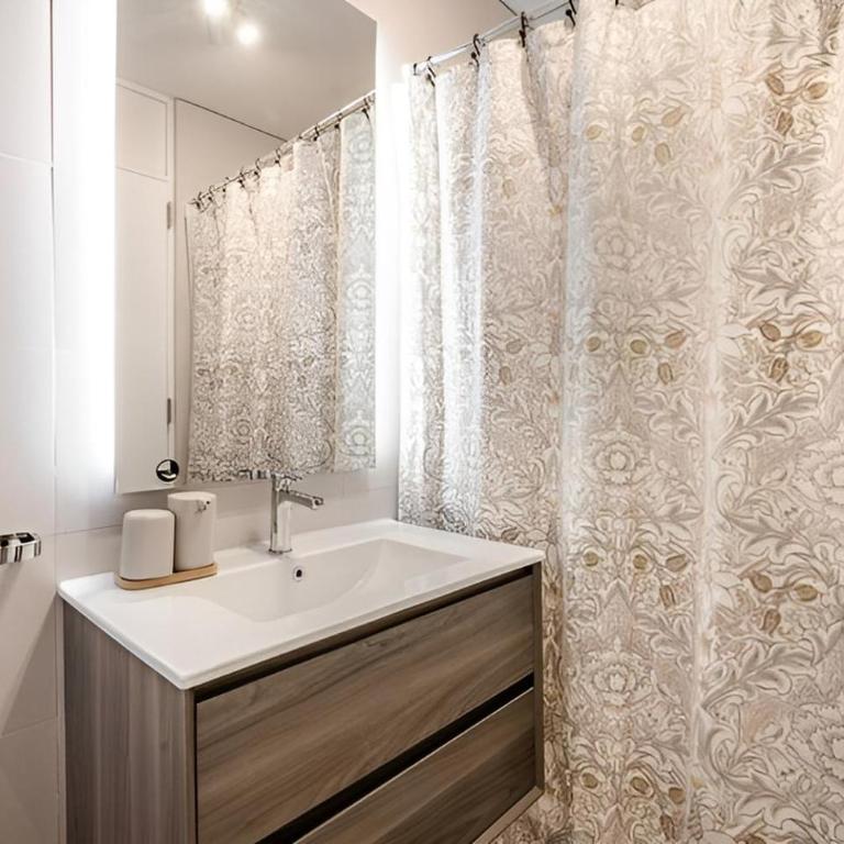 Bajada Balta Suites Spacious 3BR in Miraflores Walkable Area - One-Bedroom Apartment - 21
