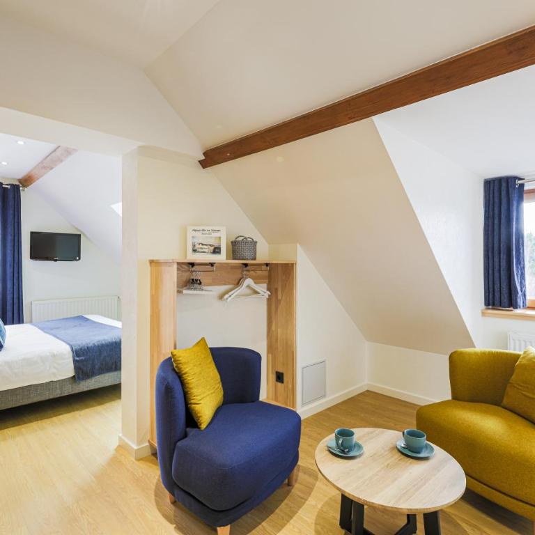 Hôtel Restaurant Les Tilleuls et son espace détente - Suite Junior avec Balcon - 1