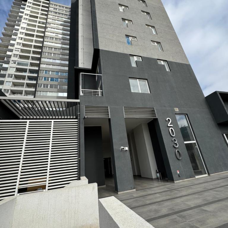 Departamento moderno, elegante y nuevo - Three-Bedroom Apartment - 7
