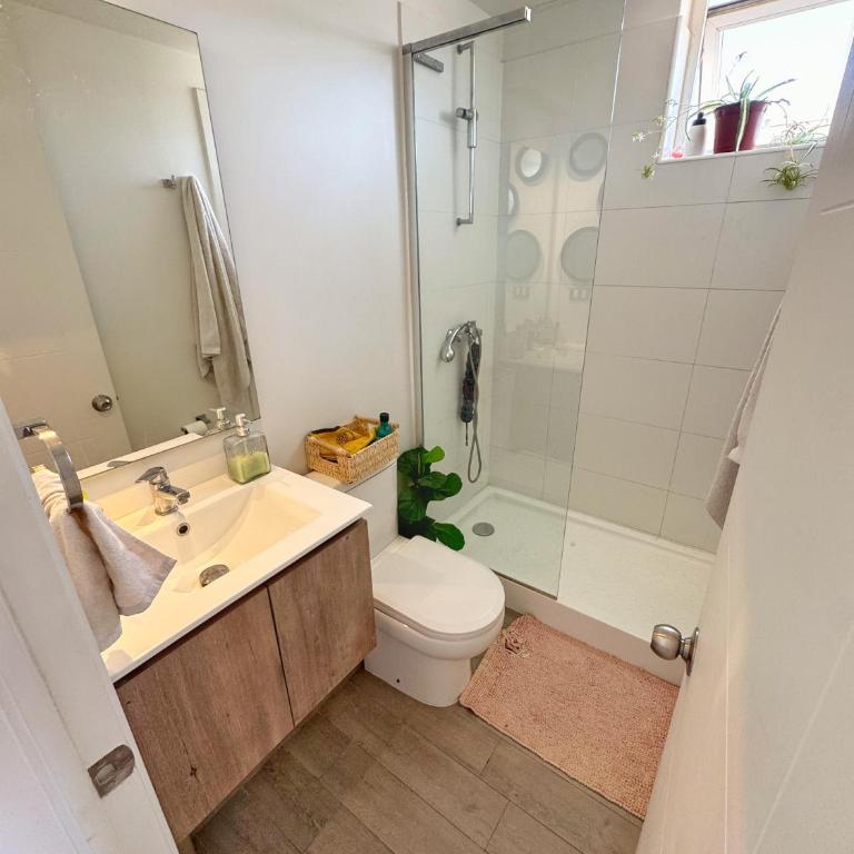 Departamento moderno, elegante y nuevo - Three-Bedroom Apartment - 10