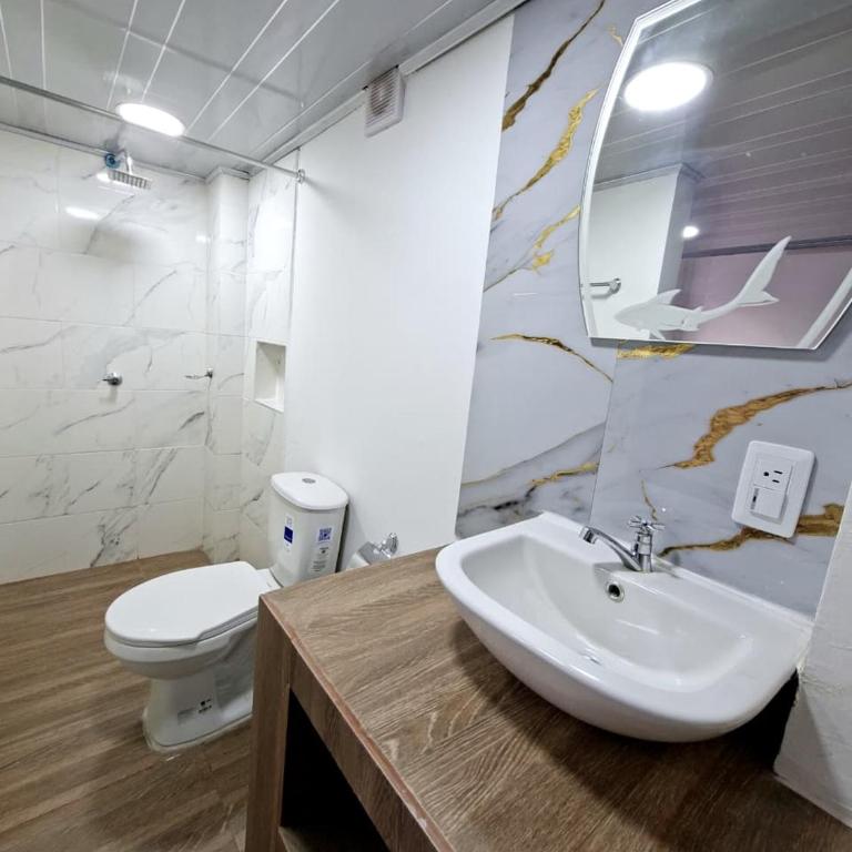 Hotel MISERINO - Deluxe Queen Room with Two Queen Beds - 3