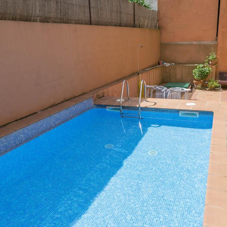 2 bed. GF apartment in center of Begur w shared pool parking H62 - Two-Bedroom Apartment - 2
