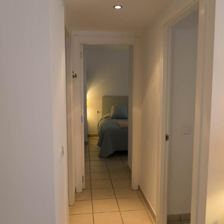 2 bed. GF apartment in center of Begur w shared pool parking H62 - Two-Bedroom Apartment - 15
