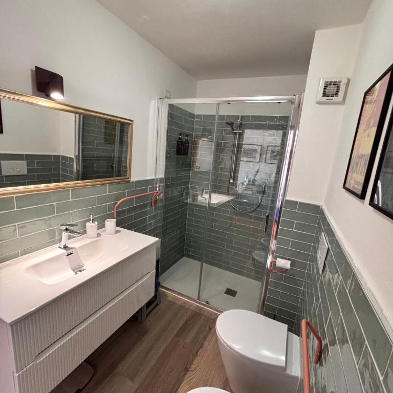 Cozy Apartment with Loft near Town & Sea - Two-Bedroom Apartment - 9
