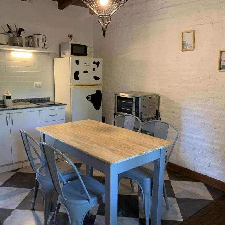 Kimbara Aparts - Family Room - 10