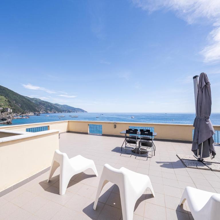 Villa Ferrer Best view of the sea and the 5terre - Three-Bedroom Apartment - 2