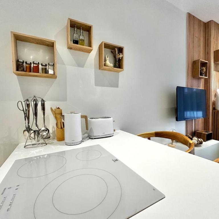 Juliette - Grand T2 élégant avec Parking et terrasse à 2 pas de la plage - Apartamento Superior de 1 dormitorio con balcón - 7