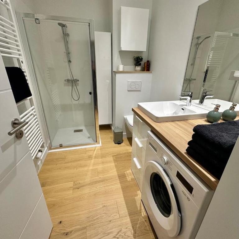 Juliette - Grand T2 élégant avec Parking et terrasse à 2 pas de la plage - Apartamento Superior de 1 dormitorio con balcón - 8
