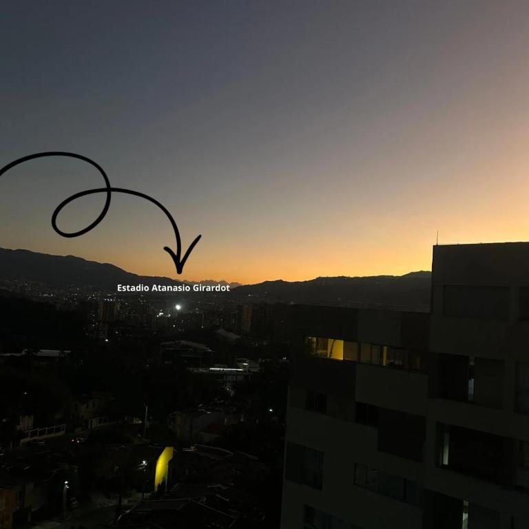 Apartamento cerca del estadio de Medellín - Two-Bedroom Apartment - 2