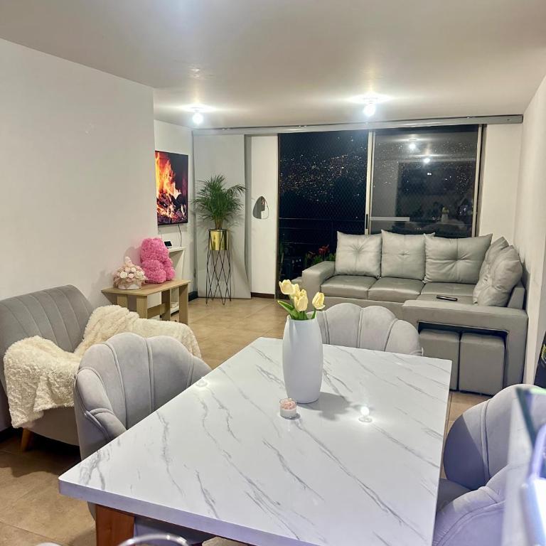 Apartamento cerca del estadio de Medellín - Two-Bedroom Apartment - 8