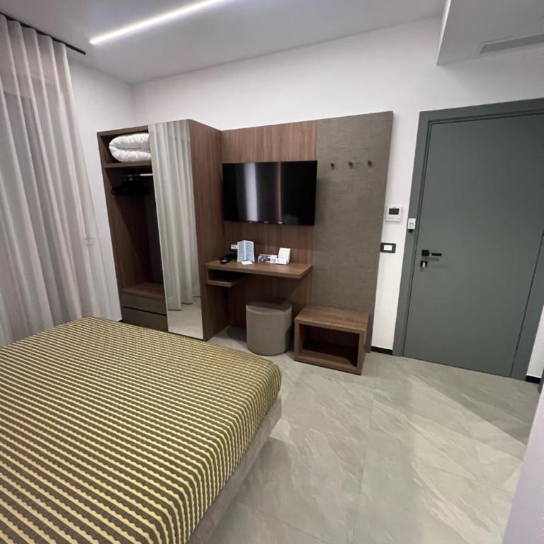 Hotel Acquamarina Viserba - Camera Familiare con Vista Mare - 4