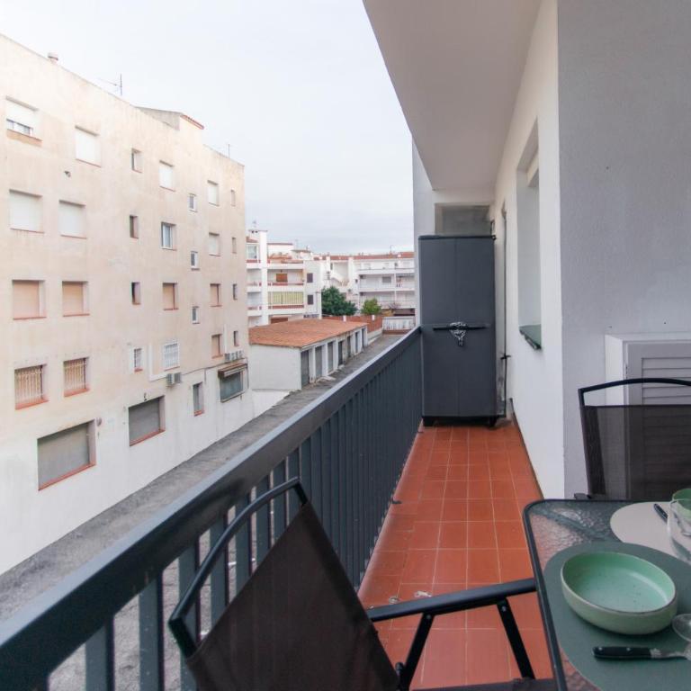 WELCS APARTAMENTO 311 EMP con terraza en el centro - Apartamento con balcón - 4