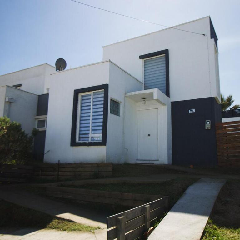Moderna casa en Condominio Los Pinos, El Tabo - Three-Bedroom House - 35