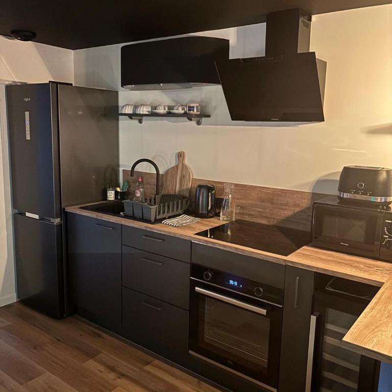 Suite romantique avec jaccuzzi - proche des lacs - La secrète room - Maison 1 Chambre - 8