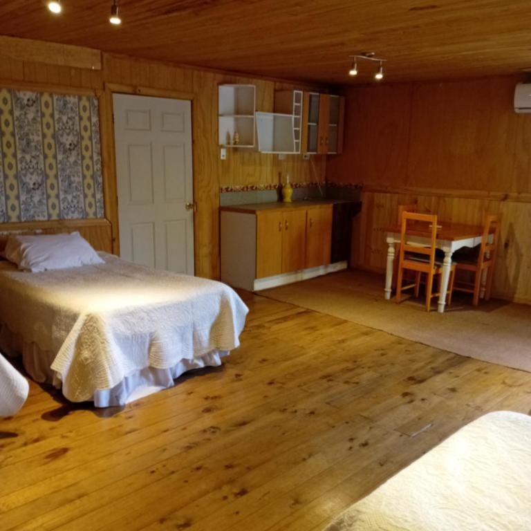 Hotel Euro Charles Club - Classic Quadruple Room - 1
