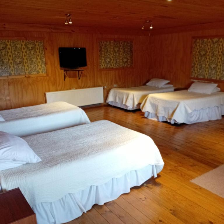 Hotel Euro Charles Club - Classic Quadruple Room - 8