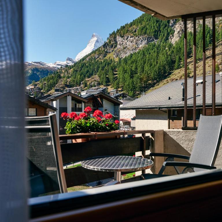 Hotel Ambassador Zermatt - Habitación Doble con vistas al Matterhorn - 2 camas - 5