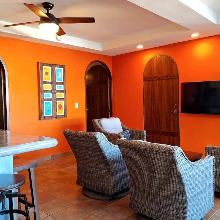 Curiel's Retreat Ocean View 2BR with Terrace and Heated Pool - Two-Bedroom Apartment with Terrace - 18