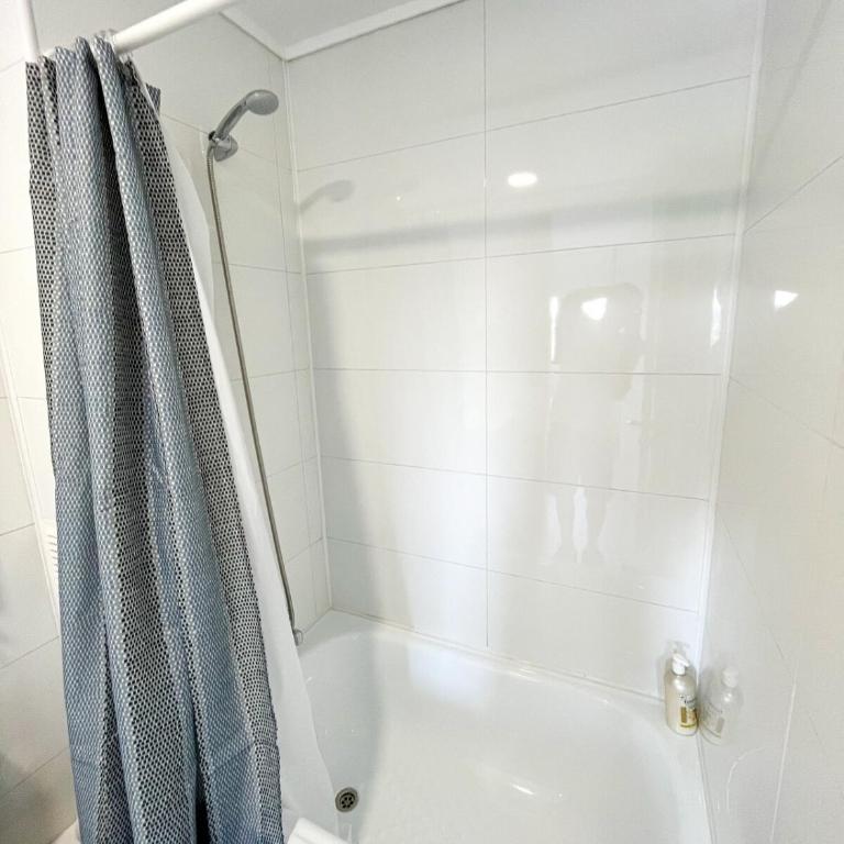 Departamento nuevo en excelente ubicación - Two-Bedroom Apartment - 8