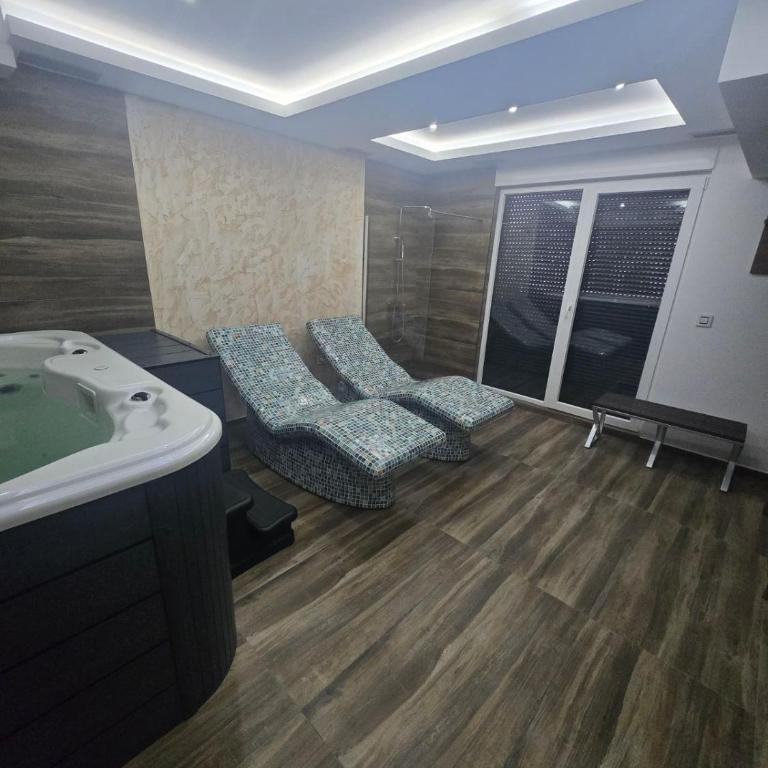 Alisa - One-Bedroom Apartment - 16