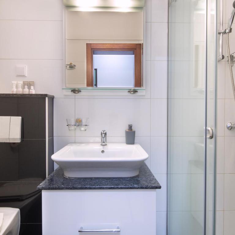 Hotel Tommy - Deluks Porodična Soba - 3