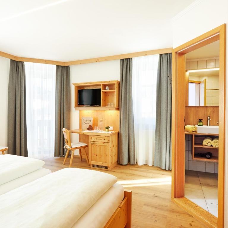 Erlebenswert Bauernhof Gruber - Doppelzimmer mit Balkon (3 Erwachsene) - 1