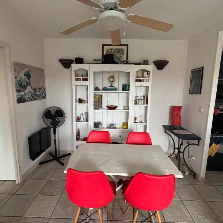 Cosy et Équipé Idéal Couples et Vacances Golf - Appartement 1 Chambre - 5