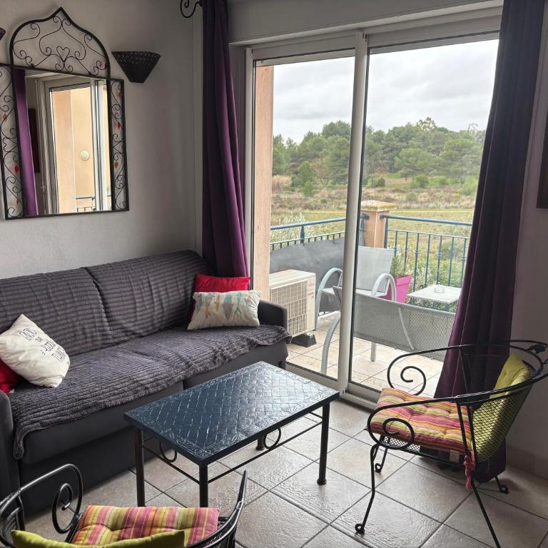 Cosy et Équipé Idéal Couples et Vacances Golf - Appartement 1 Chambre - 9