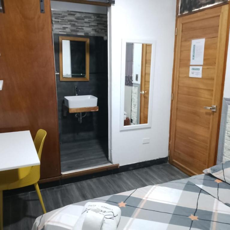 Hotel Ruah - Double Room with Private Bathroom - 1
