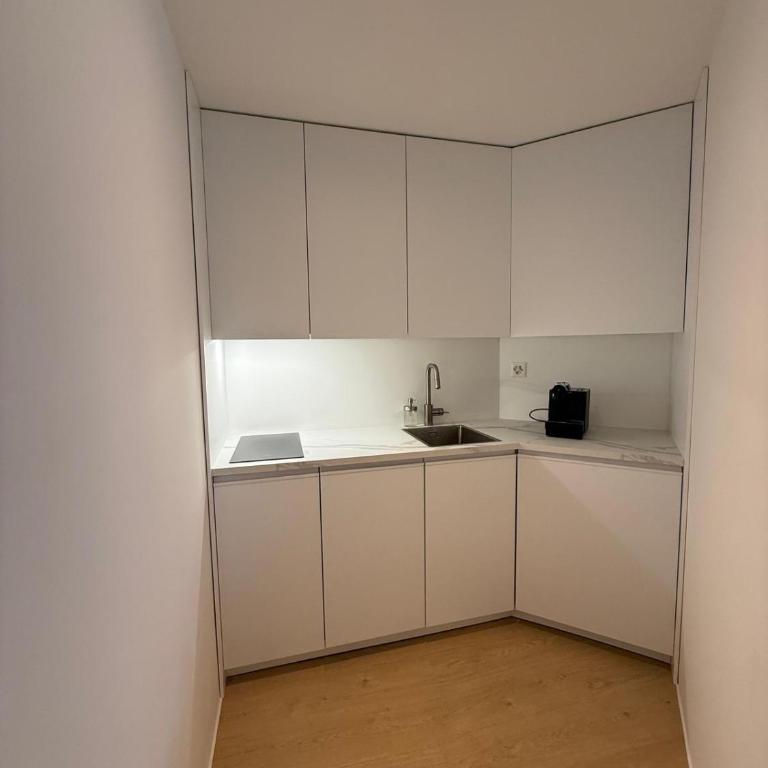 Wasserfall - Zentrum - Balkon - Seeblick - Küche - One-Bedroom Apartment - 6