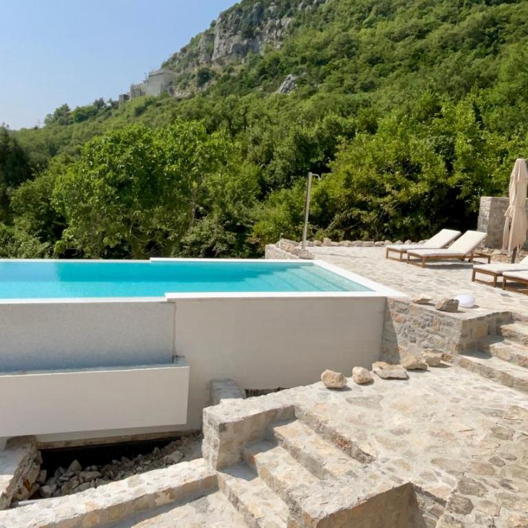 Luxury stone house with infinity pool - Villa - 4