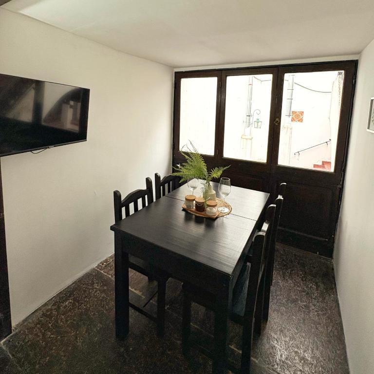 Estadía cómoda en el centro de San Salvador de Jujuy, todo a pocos pasos - Two-Bedroom Apartment - 1