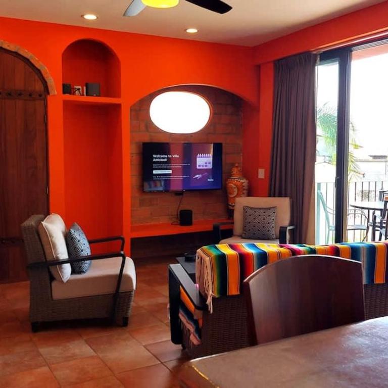 Ivan's Bella Vista Top Floor Ocean View 2BR with Terrace and Heated Pool - Two-Bedroom Apartment with Balcony and Sea View - 12