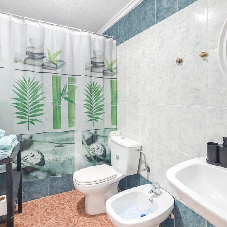 Lovely Apartment In Torrevieja With Wifi - Apartamento - 5