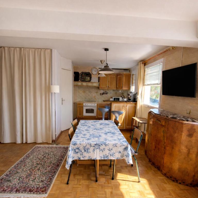 Vue Exceptionnelle & Terrasse - Appartement Vintage chez une Parisienne - Appartement 1 Chambre - 21